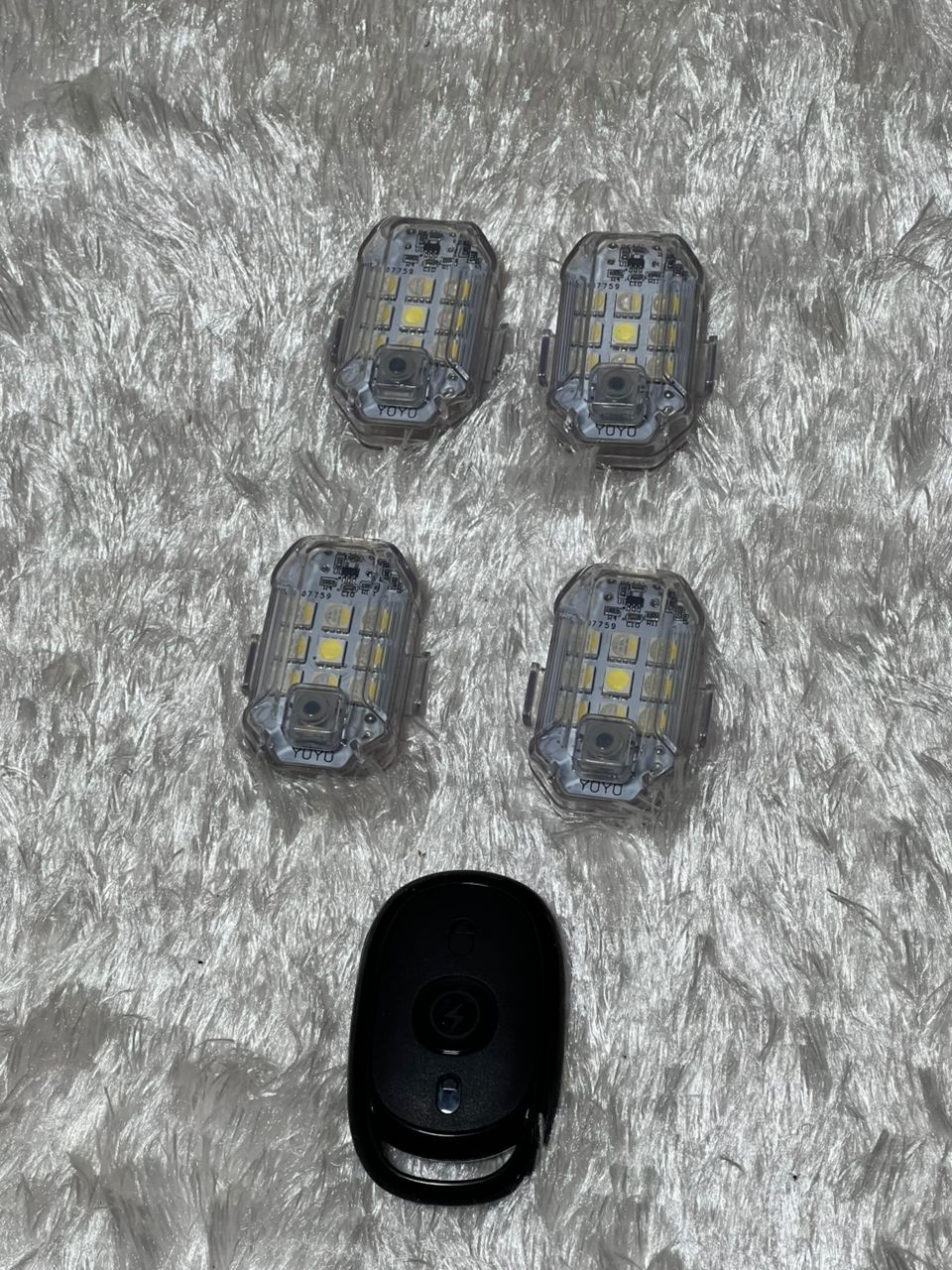 أضواء لاد العلبة تحتوي على قطعتين ضوئين + ادات تحكم عن بعد